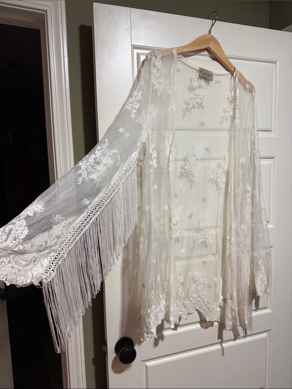 Boho White ivory Fringe Lace Kimono Sheer Cover Up Wrap Boho NWOT boutique